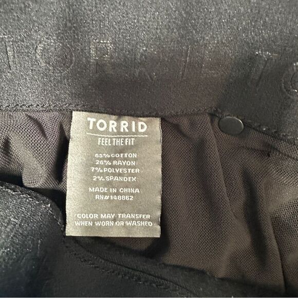 Torrid Womens Bombshell Skinny Jeans Size 18 SHORT Black Distressed - Picture 10 of 11